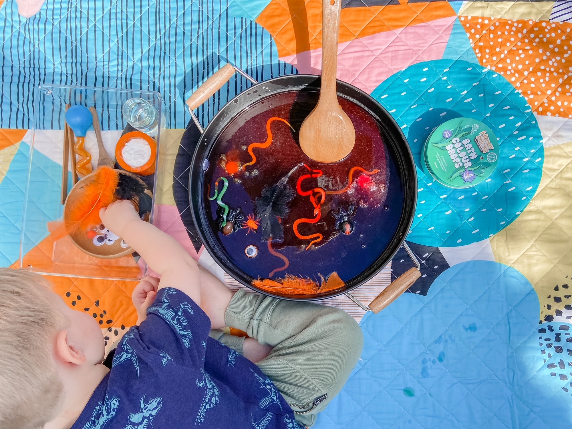 How to Make a Halloween-Themed Witches Brew